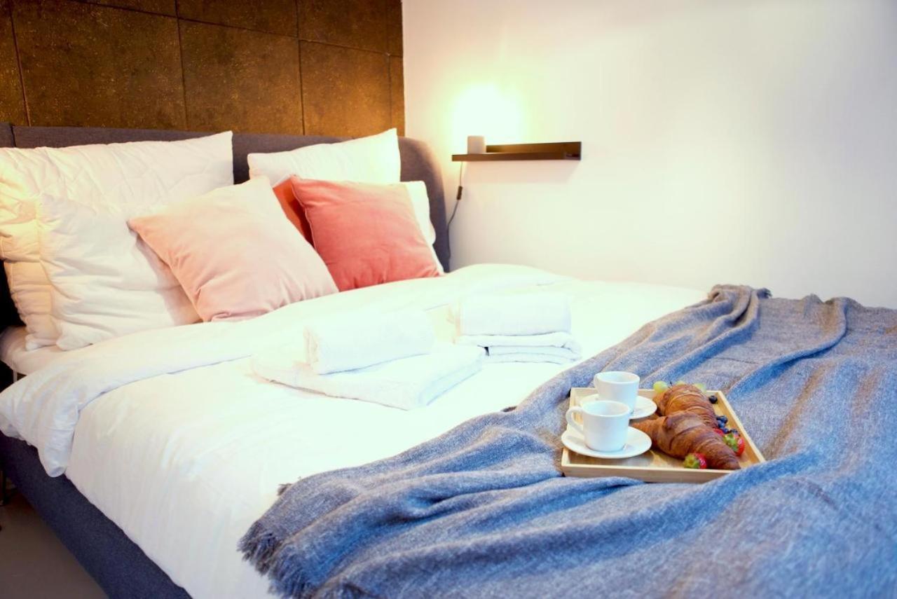 P&O Serviced Apartments Kinowa Warsawa Bagian luar foto