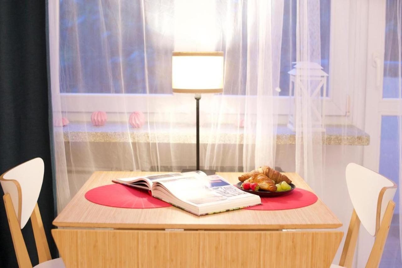P&O Serviced Apartments Kinowa Warsawa Bagian luar foto
