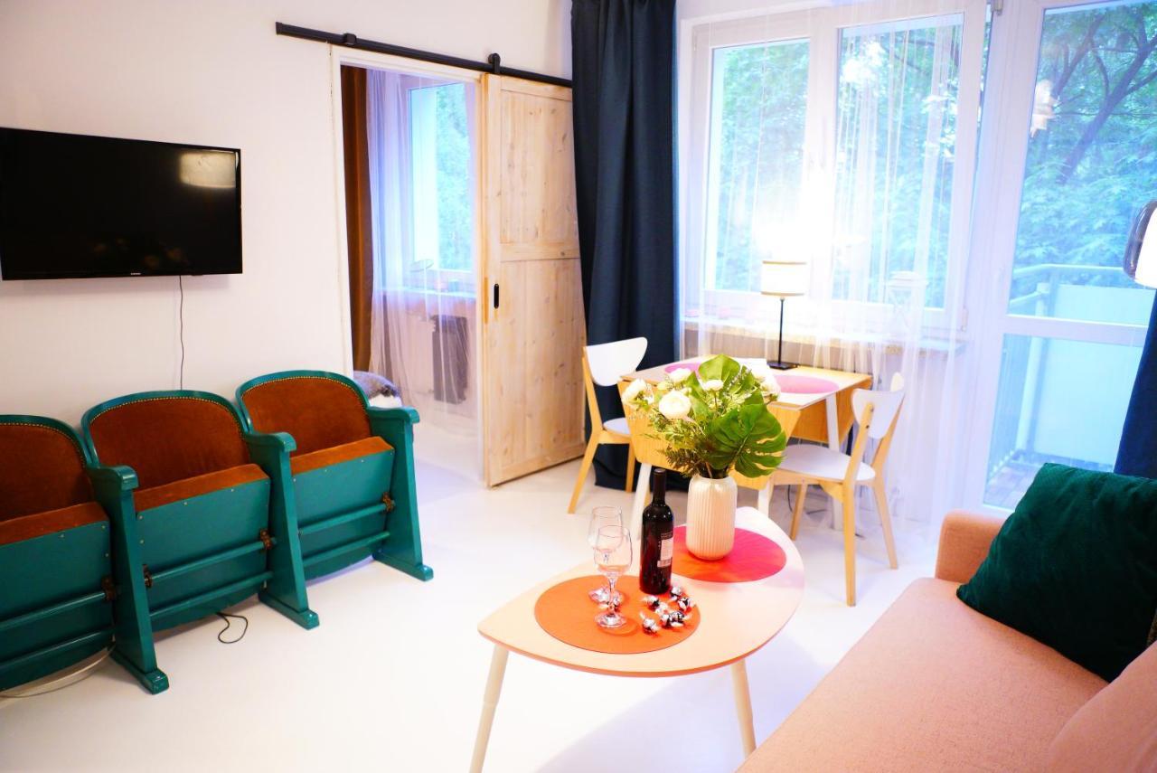P&O Serviced Apartments Kinowa Warsawa Bagian luar foto